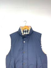 Lade das Bild in den Galerie-Viewer, Burberry Nova Check Reversible Puffer Vest - Large
