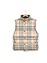 Cargar imagen en el visor de la galería, Burberry Nova Check Reversible Puffer Vest - Large
