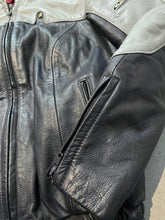 Carregar imagem no visualizador da galeria, BMW Leather Racing Jacket - XSmall
