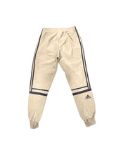 Load image into Gallery viewer, Adidas Challenger Pant - Small
