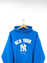 Carica l&#39;immagine nel visualizzatore di Gallery, MLB New York Yankees Sweatshirt - Medium
