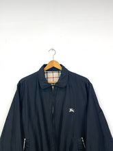 Carregar imagem no visualizador da galeria, Burberry Reversible Jacket - Small
