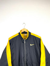 Lade das Bild in den Galerie-Viewer, Nike Jacket - Small
