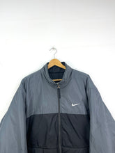 Cargar imagen en el visor de la galería, Nike Reversible Puffer Coat - Large
