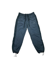 Lade das Bild in den Galerie-Viewer, Nike Parachute Track Pant - Large
