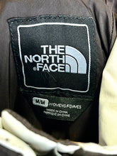 Carregar imagem no visualizador da galeria, TNF Hyvent Technical Jacket - Medium wmn
