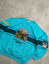 Cargar imagen en el visor de la galería, Adidas 80s Daytona Titans 1939 Sweatshirt - Large
