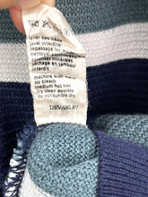 Cargar imagen en el visor de la galería, Lacoste Jumper - Medium
