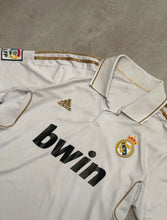 Carica l&#39;immagine nel visualizzatore di Gallery, Adidas Real Madrid 2011/12 Home Kit - Medium
