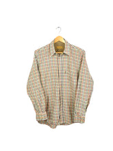 Carregar imagem no visualizador da galeria, Barbour Shirt - Medium
