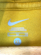 Carica l&#39;immagine nel visualizzatore di Gallery, Nike Sweatshirt - XLarge
