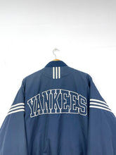 Carregar imagem no visualizador da galeria, Adidas New York Yankees MLB Bomber Jacket - Large
