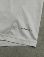 Cargar imagen en el visor de la galería, Adidas Real Madrid 2011/12 Home Kit - Medium
