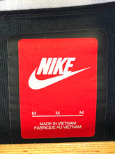 Cargar imagen en el visor de la galería, Nike Tech Jacket - Medium
