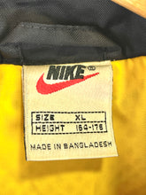 Lade das Bild in den Galerie-Viewer, Nike Jacket - Small
