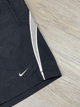 Cargar imagen en el visor de la galería, Nike Short - Small
