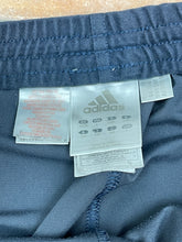 Cargar imagen en el visor de la galería, Adidas Challenger Pant - Small
