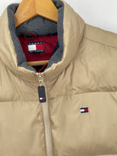 Cargar imagen en el visor de la galería, Tommy Hilfiger Puffer Vest - Medium
