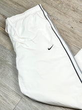 Cargar imagen en el visor de la galería, Nike Baggy Track Pant - Medium
