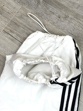 Lade das Bild in den Galerie-Viewer, Adidas Parachute Pant - Small
