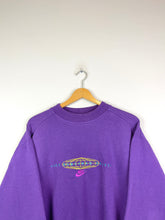 Cargar imagen en el visor de la galería, Nike Sweatshirt - Medium
