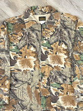 Load image into Gallery viewer, Vintage Realtree Camo Lightweight Jacket - XLarge
