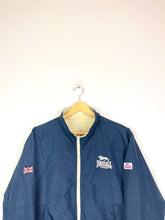 Carregar imagem no visualizador da galeria, Lonsdale Reversible Jacket - Small
