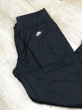 Lade das Bild in den Galerie-Viewer, Nike Parachute Track Pants - XSmall
