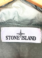 Lade das Bild in den Galerie-Viewer, Stone Island Jacket - Large
