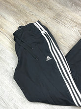 Cargar imagen en el visor de la galería, Adidas Parachute Track Pant - Small
