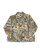 Load image into Gallery viewer, Vintage Realtree Camo Lightweight Jacket - XLarge
