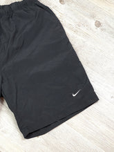 Carica l&#39;immagine nel visualizzatore di Gallery, Nike Short - Medium
