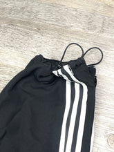 Lade das Bild in den Galerie-Viewer, Adidas Parachute Track Pant - Small
