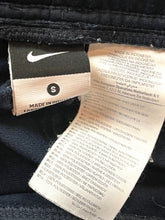 Cargar imagen en el visor de la galería, Nike Parachute Track Pants - Large
