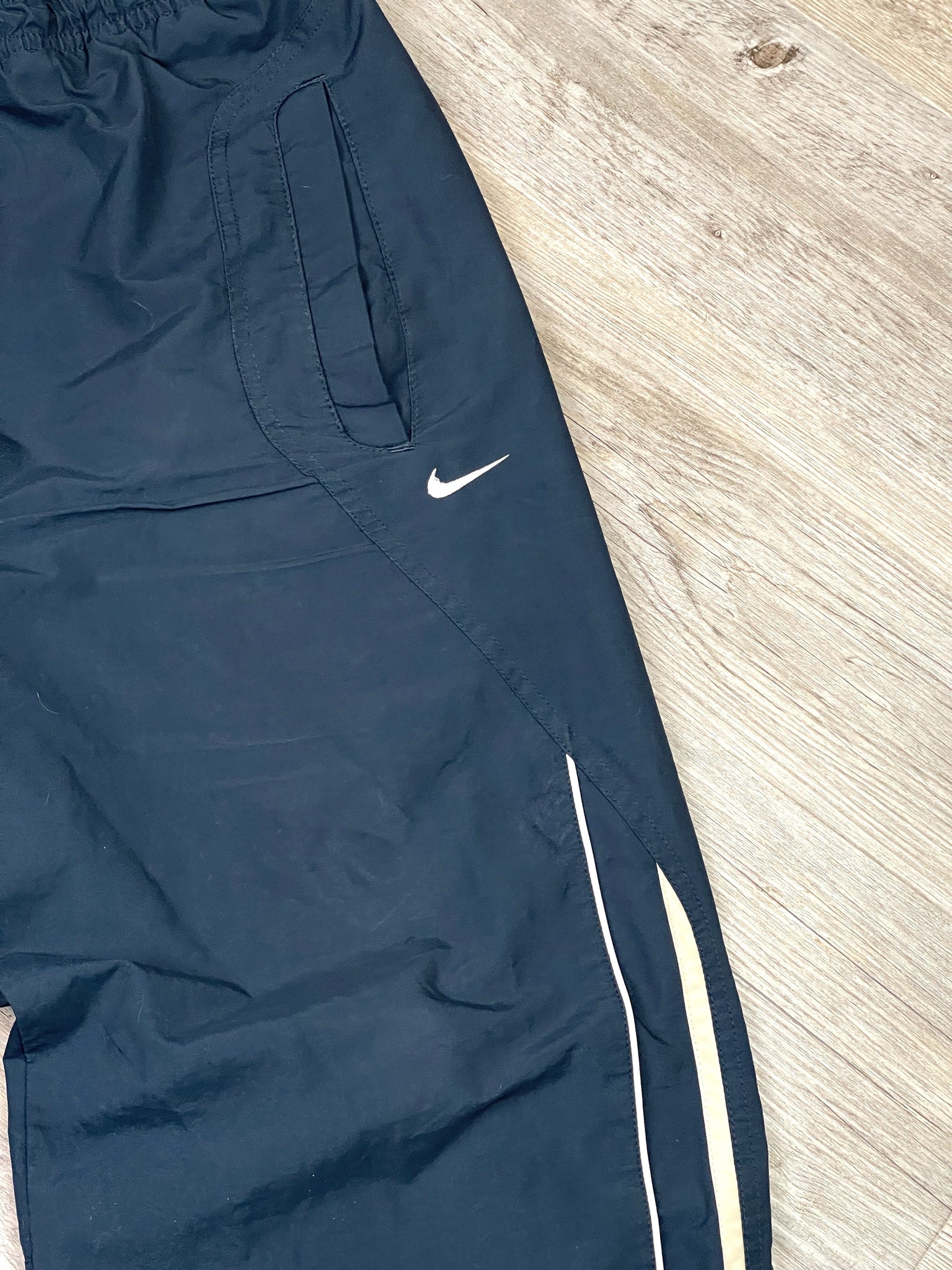 Nike Parachute Track Pant - Large – secondsanz