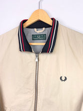 Cargar imagen en el visor de la galería, Fred Perry Jacket - Medium
