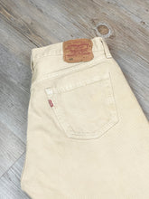 Load image into Gallery viewer, Levis 501 Jean - Medium
