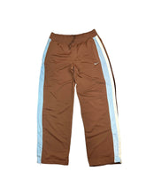 Load image into Gallery viewer, Nike Baggy Jogger Pant - Medium
