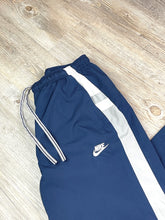 Lade das Bild in den Galerie-Viewer, Nike Parachute Track Pant - Large
