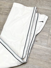 Lade das Bild in den Galerie-Viewer, Nike Baggy Track Pant - Medium
