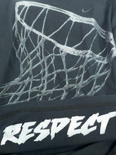 Carregar imagem no visualizador da galeria, Nike Basketball Graphic Tee - Small
