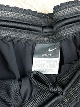 Cargar imagen en el visor de la galería, Nike Short - Large
