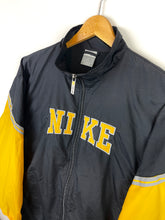 Lade das Bild in den Galerie-Viewer, Nike Jacket - Small
