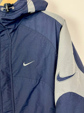 Carica l&#39;immagine nel visualizzatore di Gallery, Nike Tech Coat - Medium
