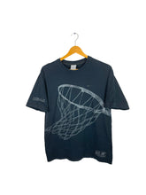 Cargar imagen en el visor de la galería, Nike Basketball Graphic Tee - Small
