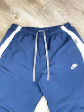 Lade das Bild in den Galerie-Viewer, Nike Parachute Track Pant - Large
