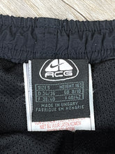 Load image into Gallery viewer, Nike ACG Short - Small
