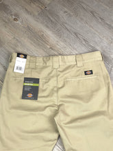 Load image into Gallery viewer, Dickies Brand New Pant - Large
