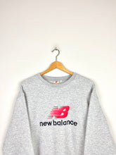 Lade das Bild in den Galerie-Viewer, New Balance Sweatshirt - Large
