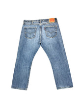 Lade das Bild in den Galerie-Viewer, Levis 501 Jean - Large
